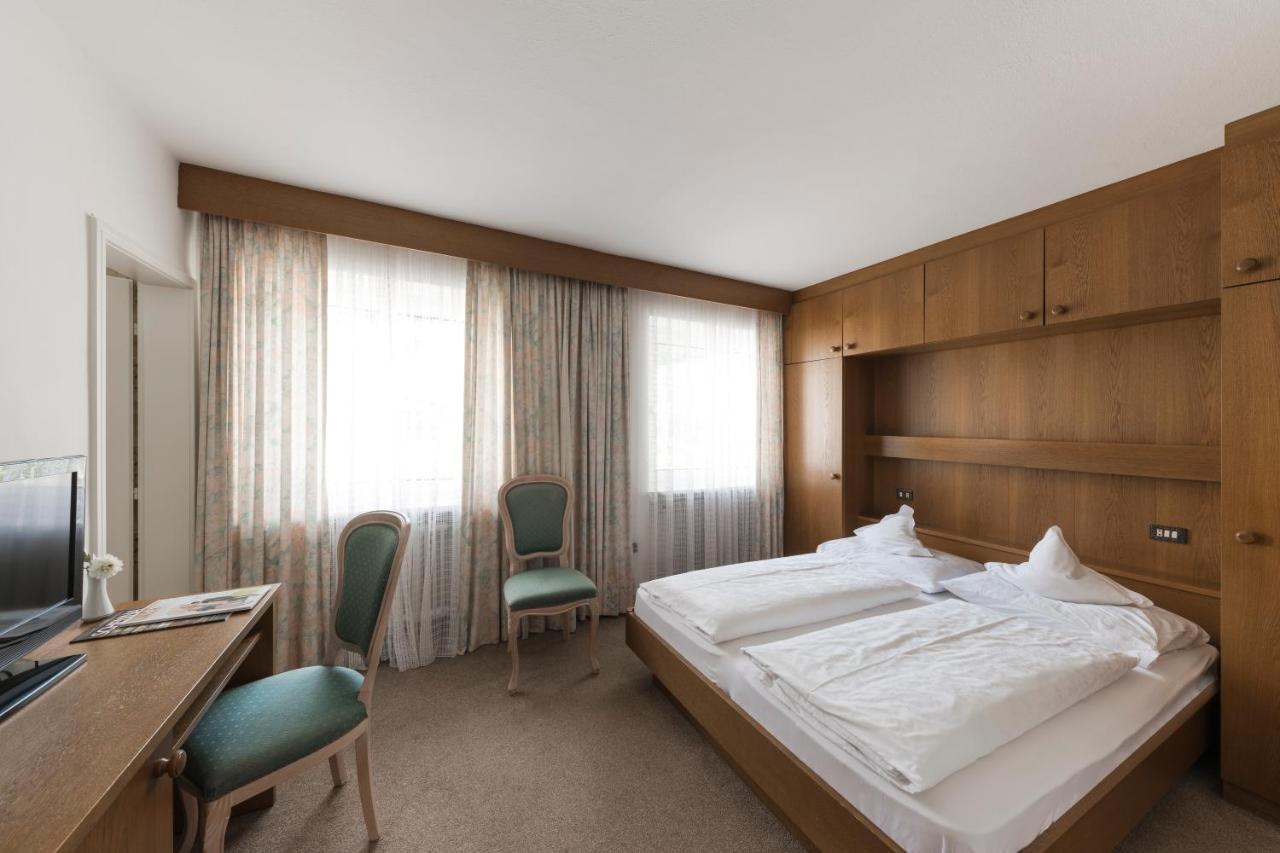 Pension Zum Burggraefler Schenna Exterior photo