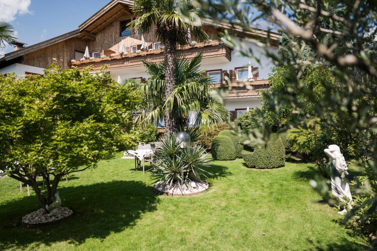 Pension Zum Burggraefler Schenna Exterior photo