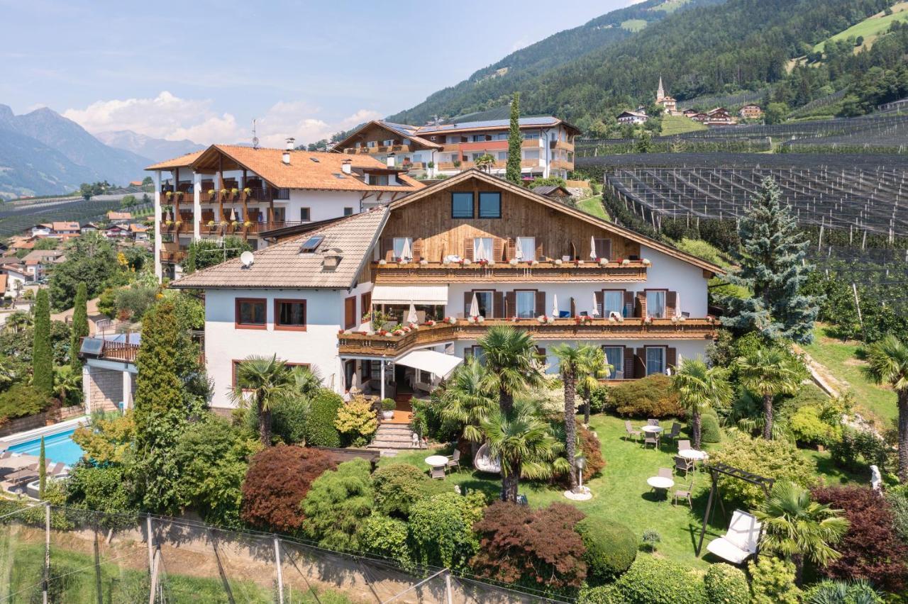 Pension Zum Burggraefler Schenna Exterior photo