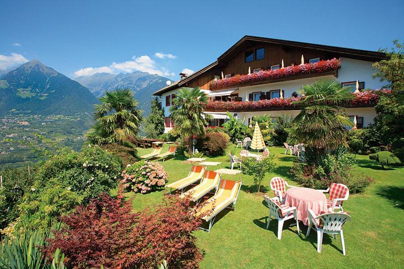 Pension Zum Burggraefler Schenna Exterior photo